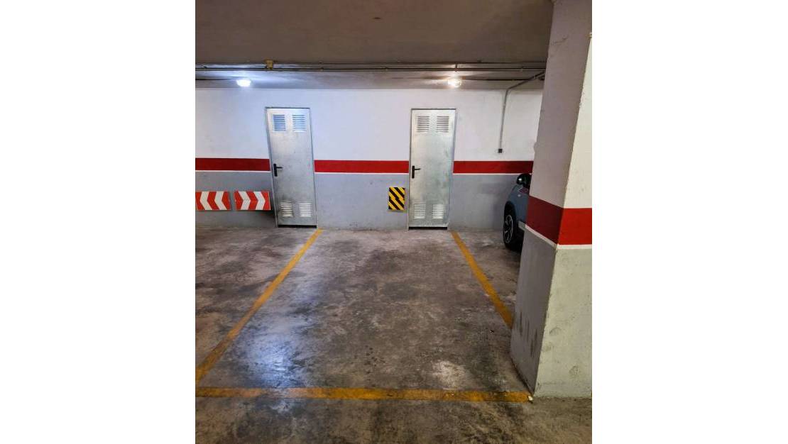 Venta - Garaje - Torrevieja - Torrevieja Centro