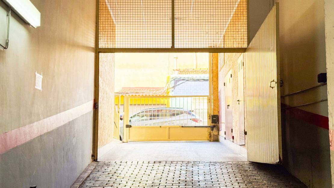 Venta - Garaje - Torrevieja - Torrevieja Centro