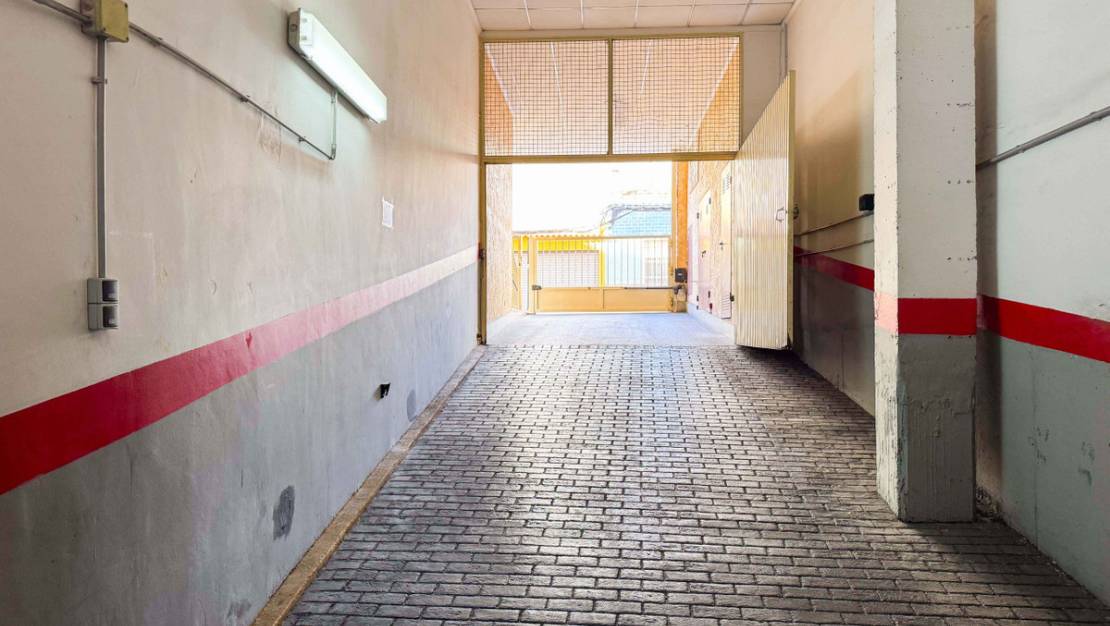 Venta - Garaje - Torrevieja - Torrevieja Centro