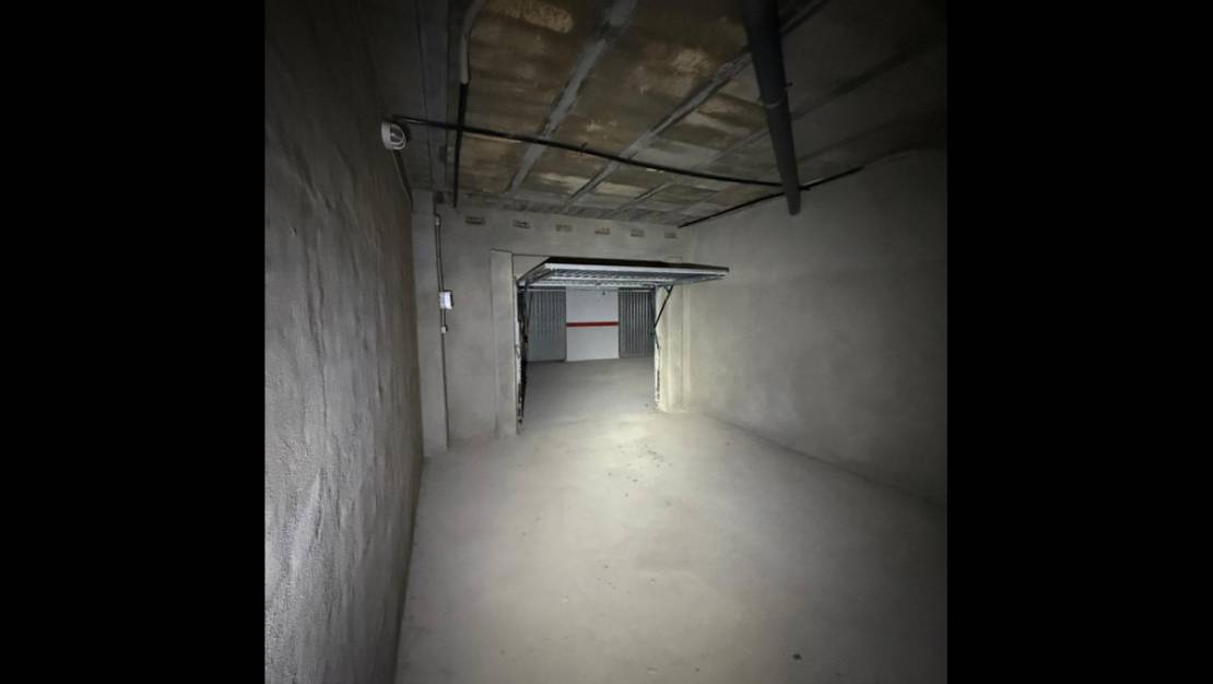 Venta - Garaje - Torrevieja - Torrevieja Centro