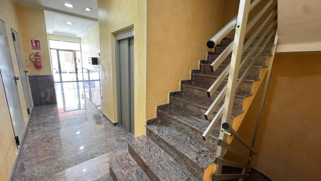 Venta - Garaje - Torrevieja - Torrevieja Centro