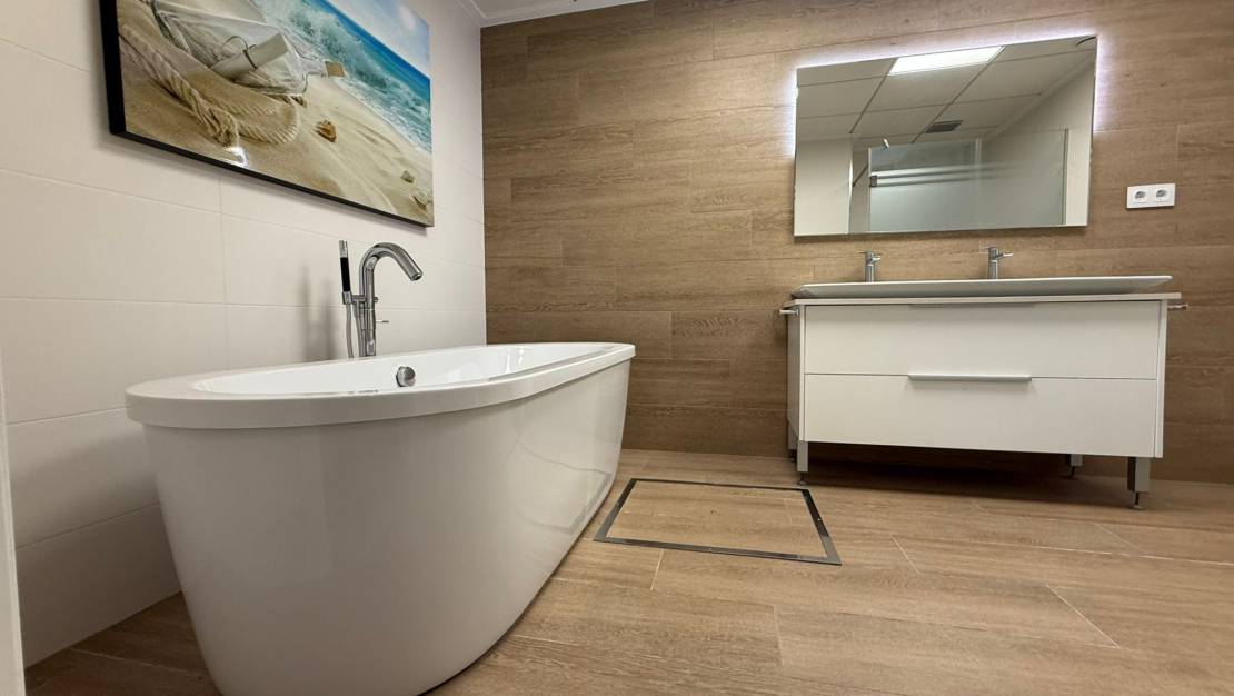 Venta - Semi - Detached Villa - San Miguel de Salinas - La Cañada