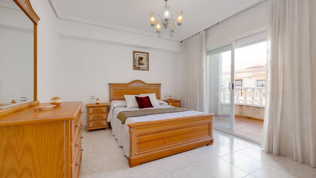 Venta - Terraced house - Torrevieja - Estacion de autobuses