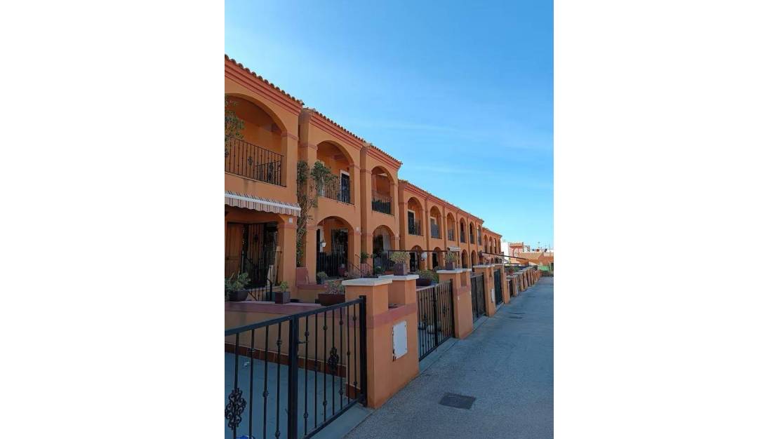 Venta - Terraced house - Torrevieja - Parque Acuático - Sector 25
