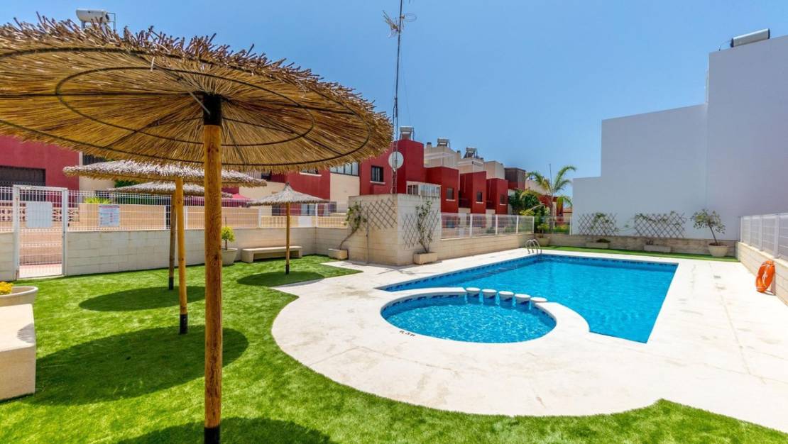 Venta - Town House - Torrevieja - Aguas Nuevas