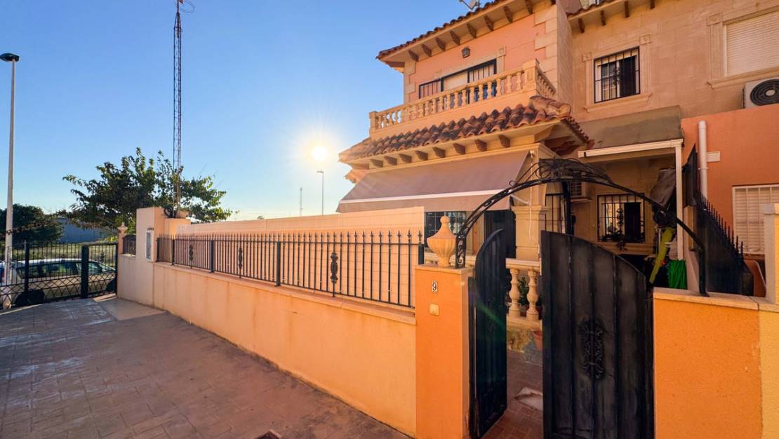 Venta - Town House - Torrevieja - Aguas Nuevas