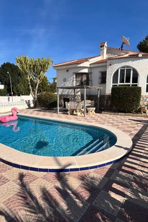 Villa / Detached - Venta - Ciudad Quesada - CENTRO