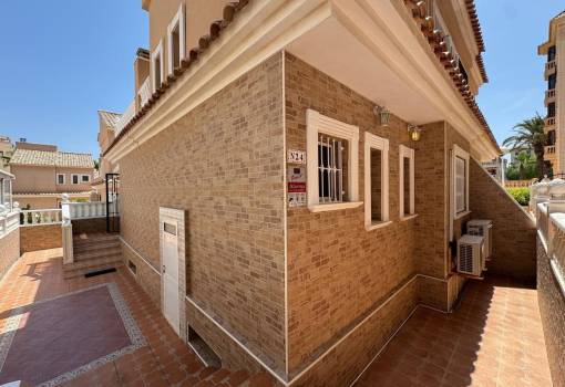 Villa - Sale - Guardamar del Segura - RO-79086