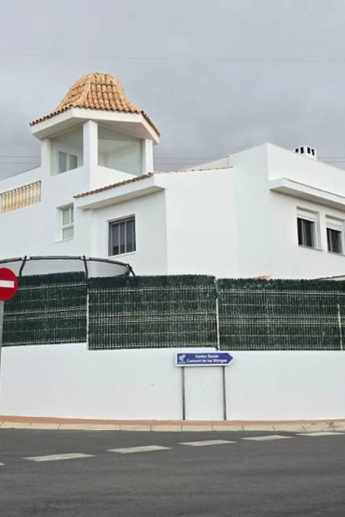 Villa - Sale - La Nucía - La Nucia Centro