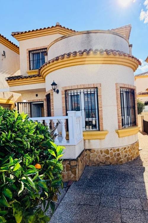 Villa - Sale - Los Montesinos - Los Montesinos Centro