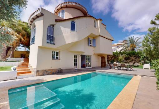 Villa - Sale - Orihuela - La Zenia