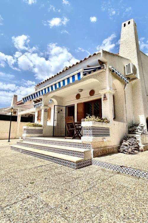 Villa - Sale - Orihuela - La Zenia