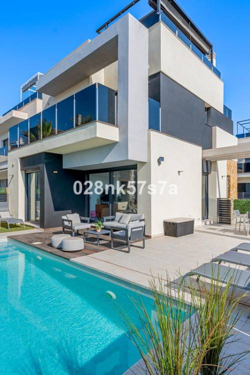 Villa - Sale - Orihuela - Lomas de Cabo Roig