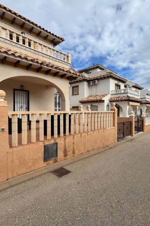 Villa - Sale - Orihuela - Orihuela Costa