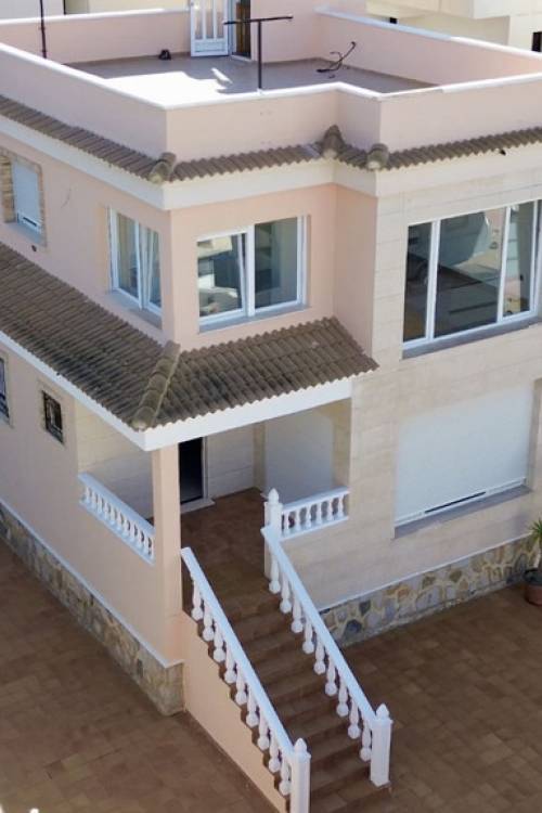 Villa - Sale - Orihuela - Villamartin