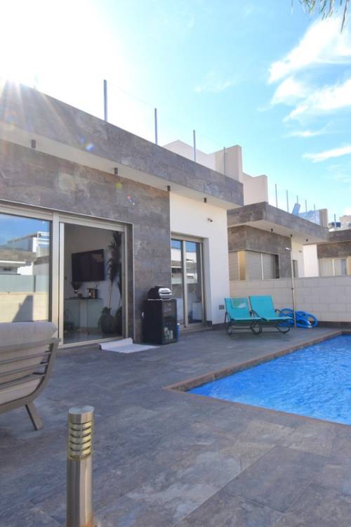 Villa - Sale - Orihuela - Villamartin