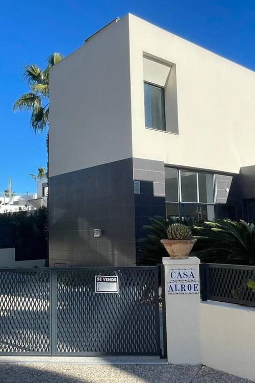 Villa - Sale - Orihuela - Villamartin