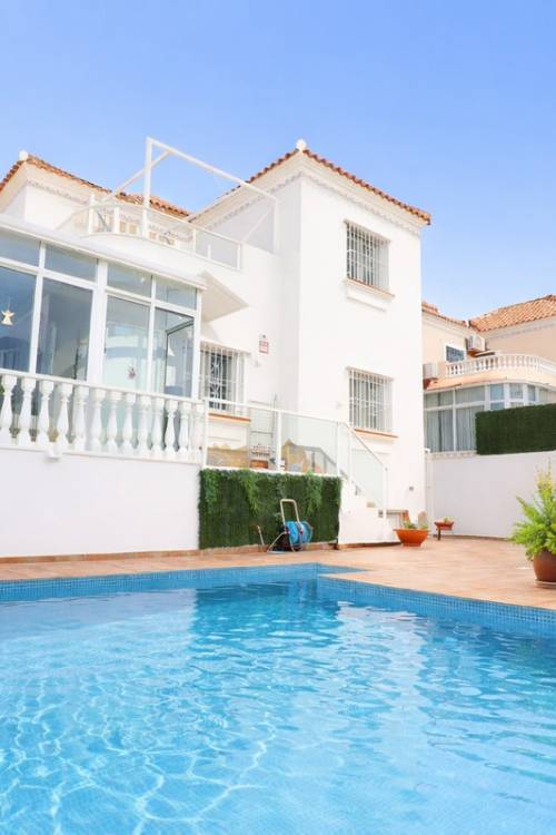 Villa - Sale - Orihuela - Villamartin