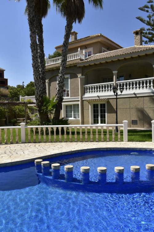 Villa - Sale - Orihuela - Villamartin