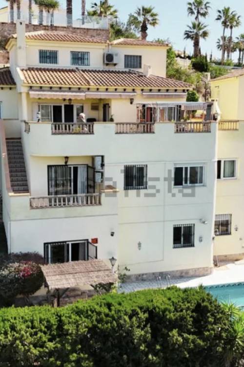 Villa - Sale - Orihuela - Villamartin