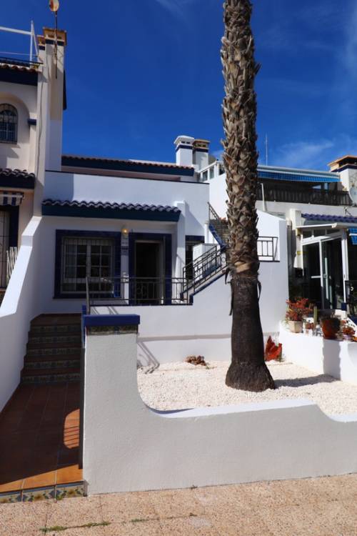 Villa - Sale - Orihuela - Villamartin