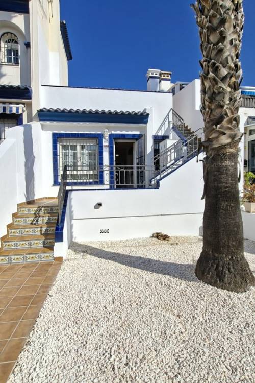 Villa - Sale - Orihuela - Villamartin