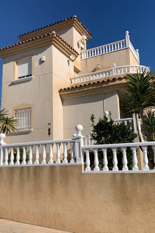 Villa - Sale - Orihuela - Villamartin
