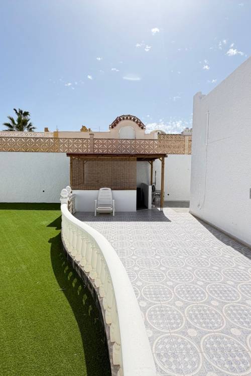Villa - Sale - Orihuela - Villamartin