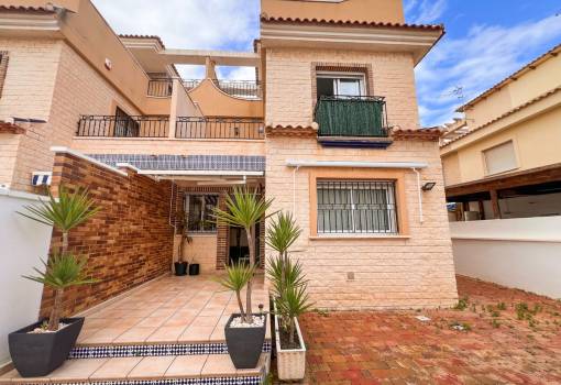 Villa - Sale - Pilar de la Horadada - Pilar de la Horadada Centro