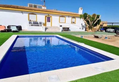 Villa - Sale - San Miguel de Salinas - RO-99048