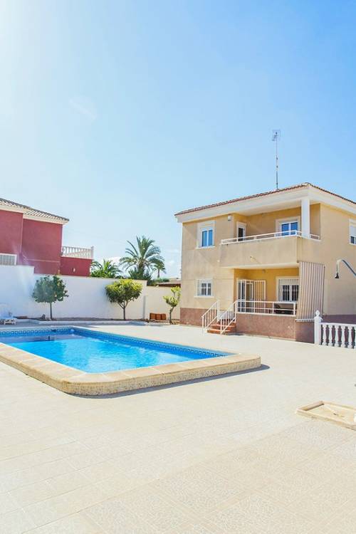 Villa - Sale - Torrevieja - Aguas Nuevas