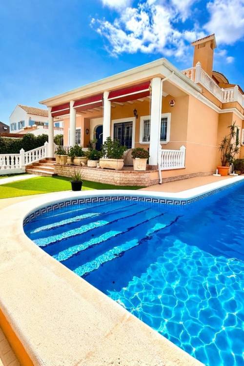 Villa - Sale - Torrevieja - La Mata