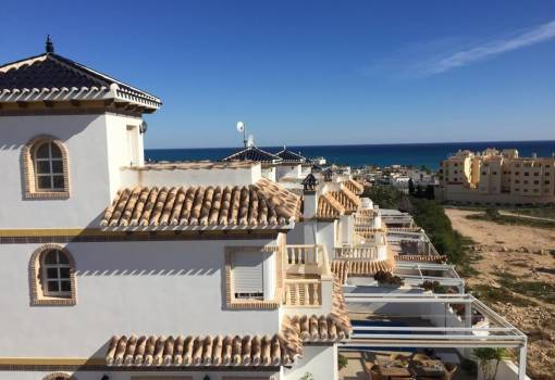 Villa - Sale - Torrevieja - La Mata