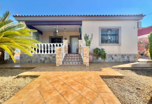 Villa - Sale - Torrevieja - Los Balcones - Los Altos del Edén