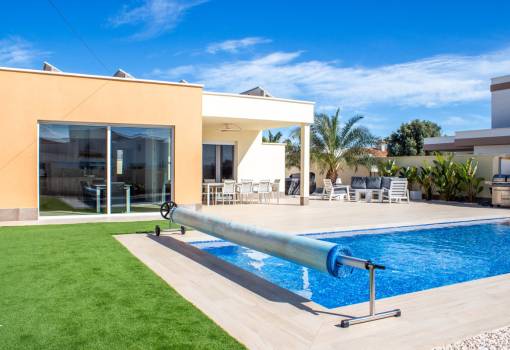 Villa - Sale - Torrevieja - RO--89587