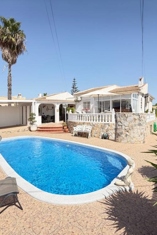 Villa - Sale - Torrevieja - San Luis