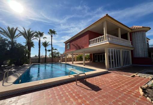 Villa - Sale - Torrevieja - Torreta florida