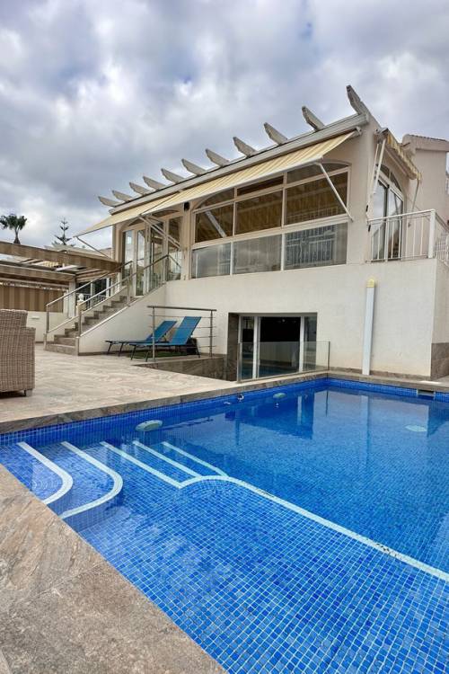 Villa - Sale - Torrevieja - Torrevieja Centro