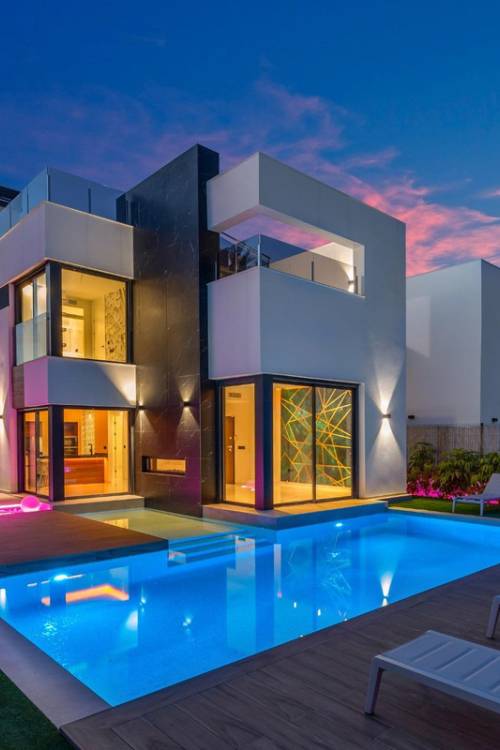 Villa - Sale - Torrevieja - Torrevieja Centro
