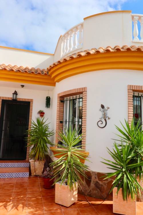 Villa - Sale - Urbanización El Raso - Urbanización El Raso