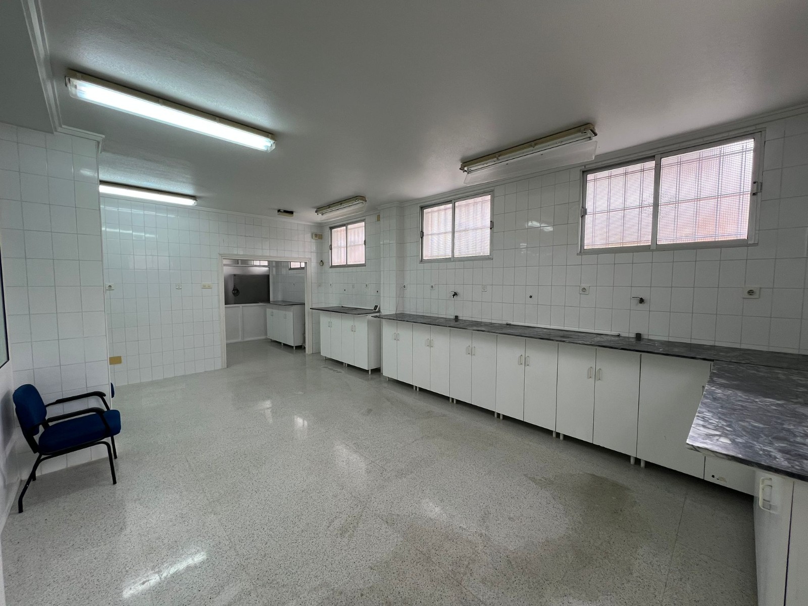 D-2050: Commercial Property for sale in San Miguel de Salinas